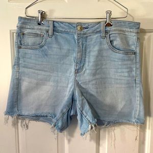 American Eagle high-rise Next Level Stretch light shorts size US 16